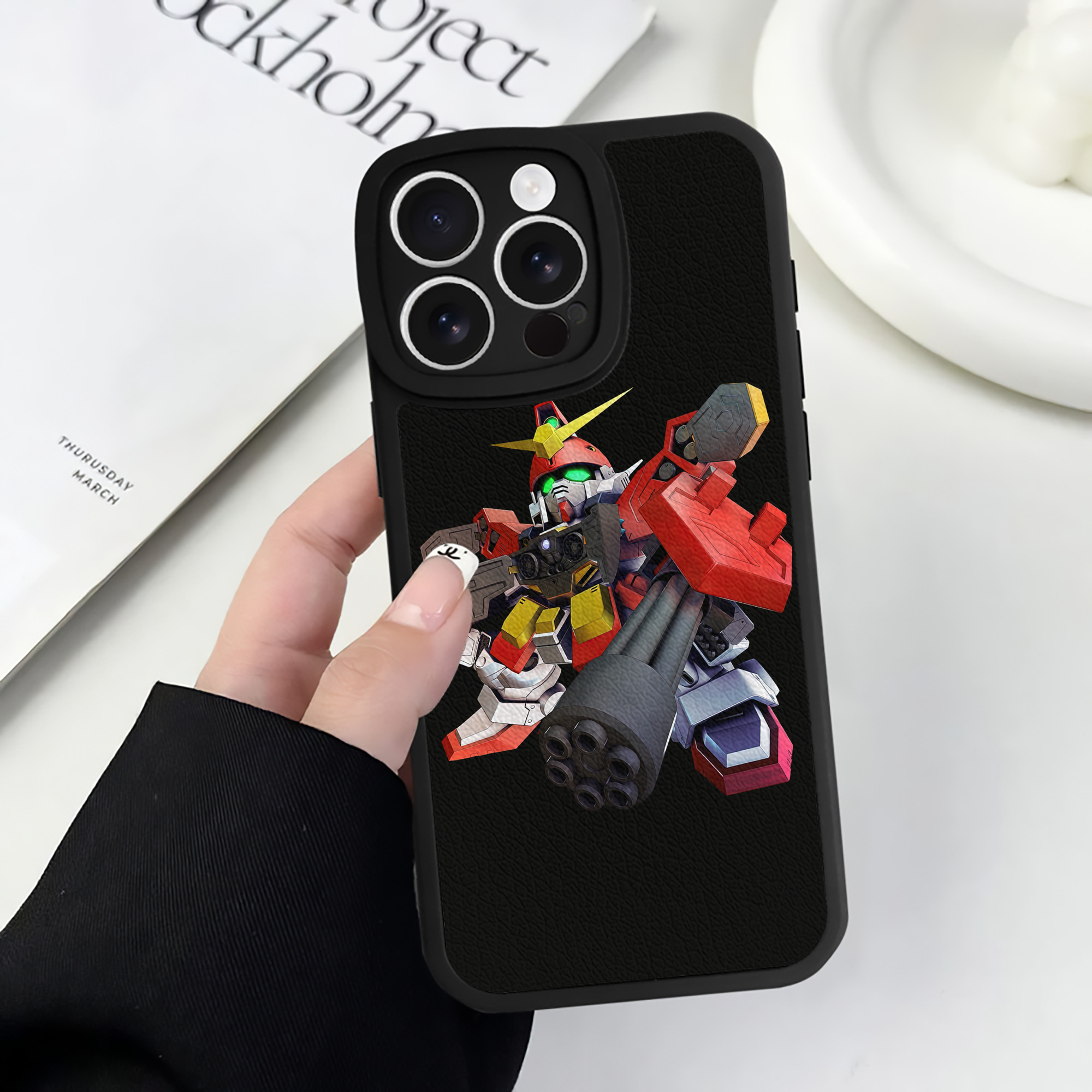 （画像用） 機動戦士ガンダム Mobile Suit Gundam 【iPhone 16シリーズ対応】シリコンスマホケース（レザー調） 材質：シリコン